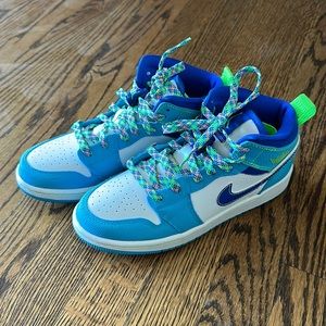 Gently worn (twice) Mid air Jordans size 4